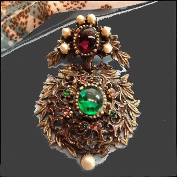 1950s FLORENZA Jeweled Renaissance Vintage Brooch or Pendant SKU: 12083 - Picture 2 of 7